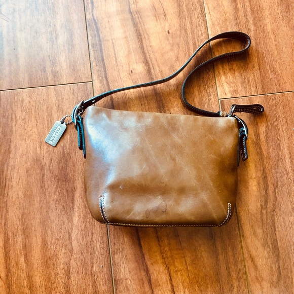 Small brown leather coach shoulder/wristlet bag - Picture 3 of 7
